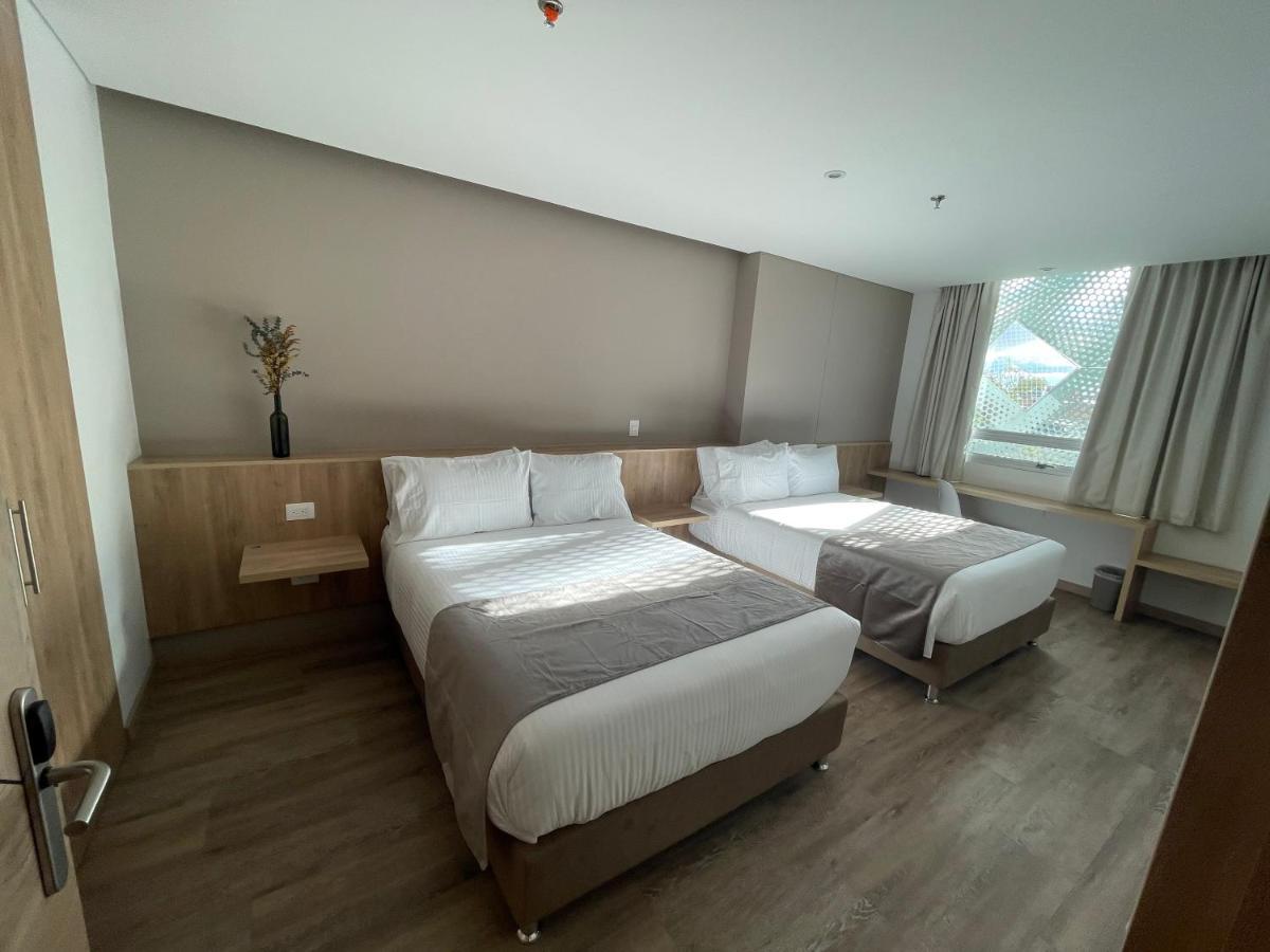 Em Hotel Corferias Embajada Americana Богота Экстерьер фото