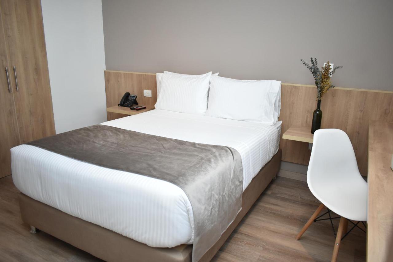 Em Hotel Corferias Embajada Americana Богота Экстерьер фото