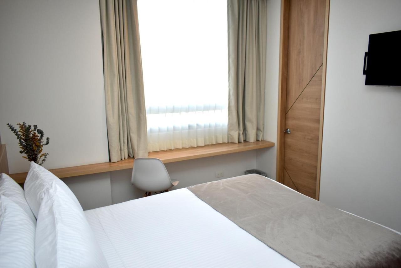 Em Hotel Corferias Embajada Americana Богота Экстерьер фото