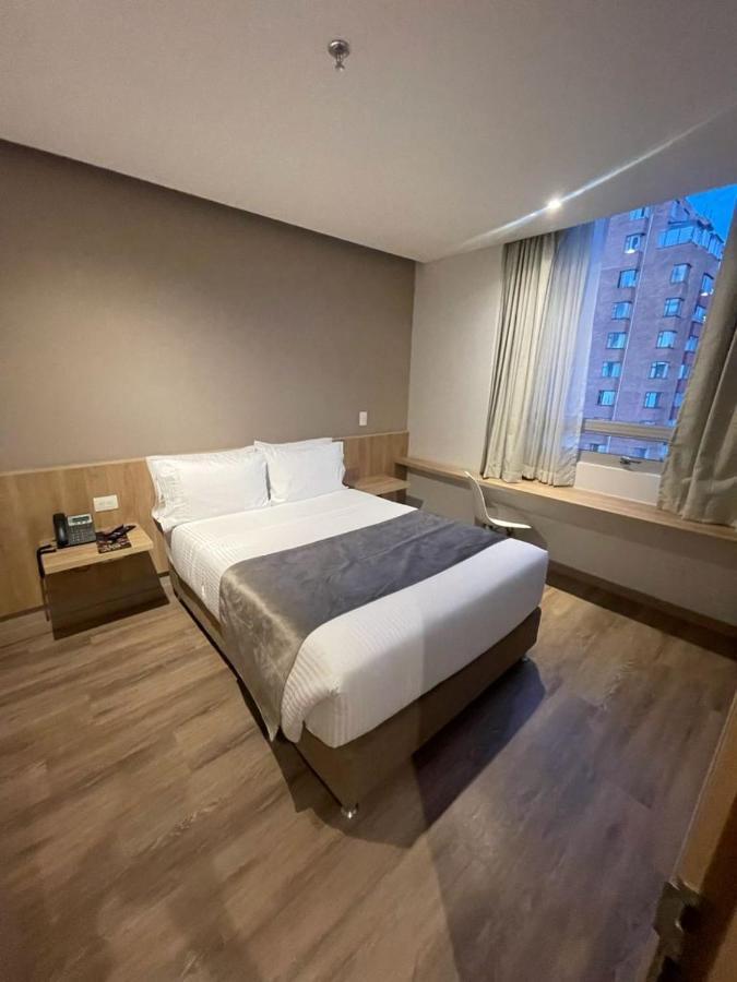 Em Hotel Corferias Embajada Americana Богота Экстерьер фото