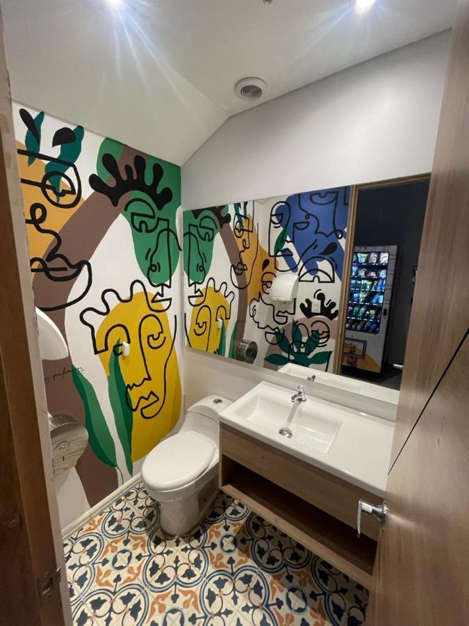Em Hotel Corferias Embajada Americana Богота Экстерьер фото